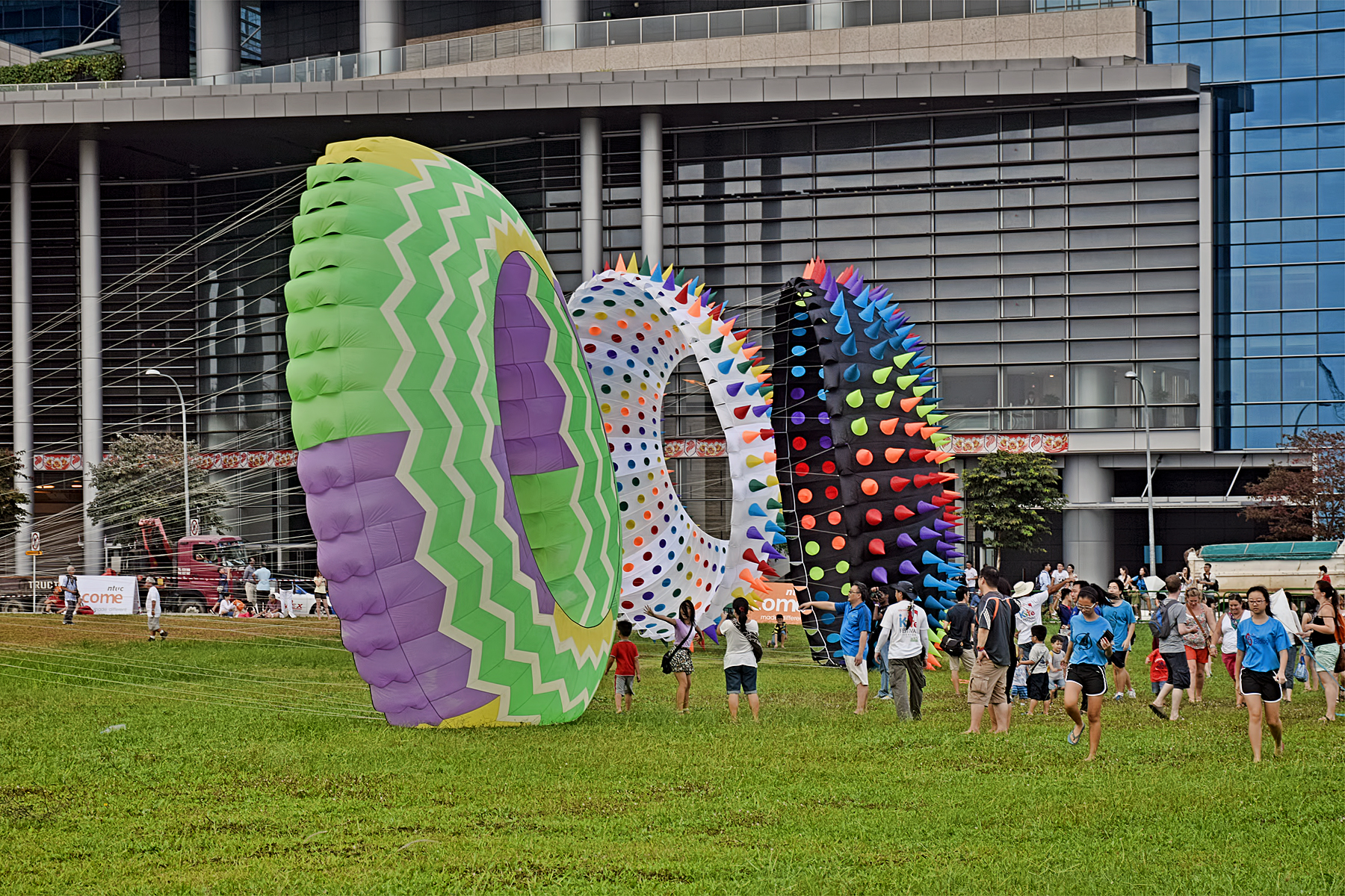 新加坡商场美陈往来案例 (3121)岳阳市美陈制作